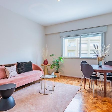 Amazing Duplex - Mid Century Experience & Parking Apartment Porto Bagian luar foto