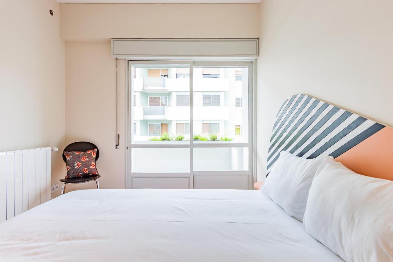 Amazing Duplex - Mid Century Experience & Parking Apartment Porto Bagian luar foto